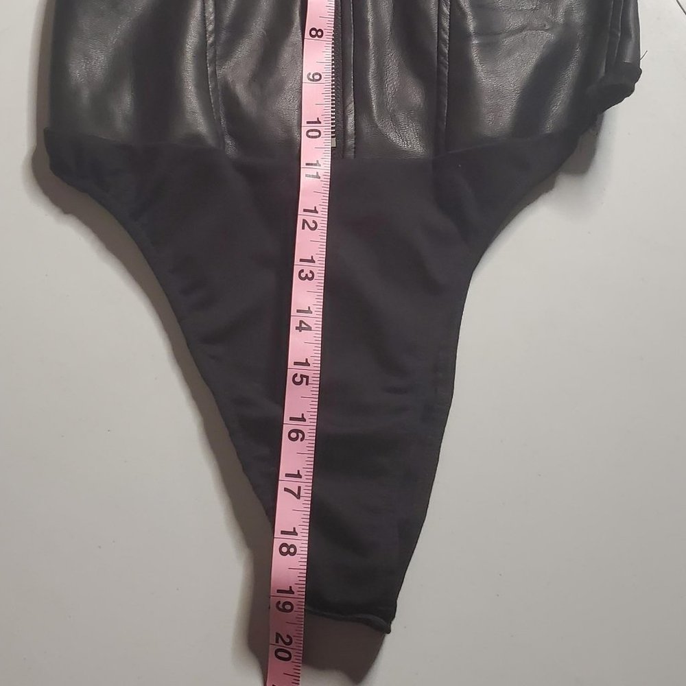 MANIERE DE VOIR Black Vegan Leather Bodysuit US 10 NWT - Picture 9 of 12